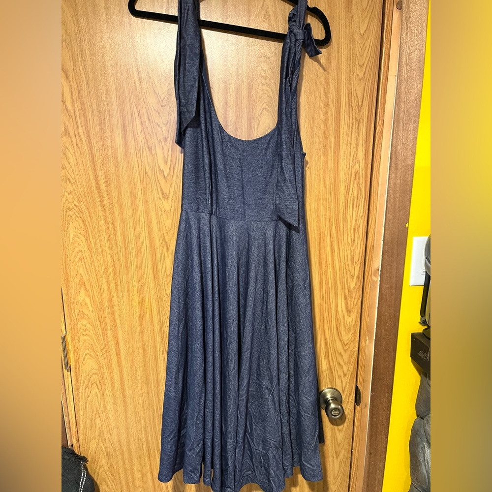 NWOT Hutch size XL